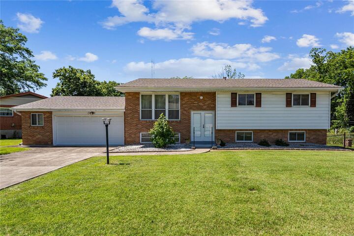 11029 Patrina Court  St Louis MO 63126 photo