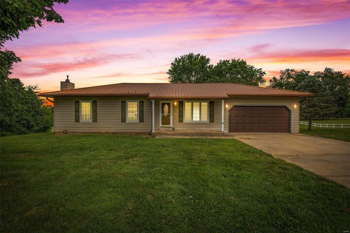 2020 Sherwood Court  Farmington MO 63640 photo