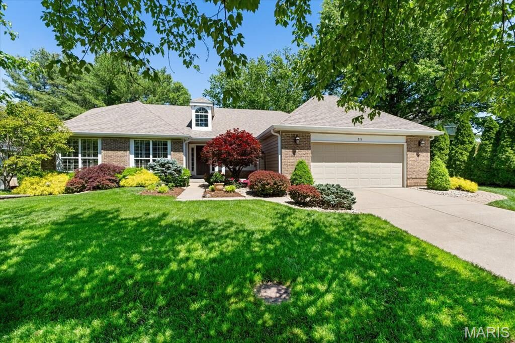 Property Photo: 211 Lansbrooke Drive MO 63005