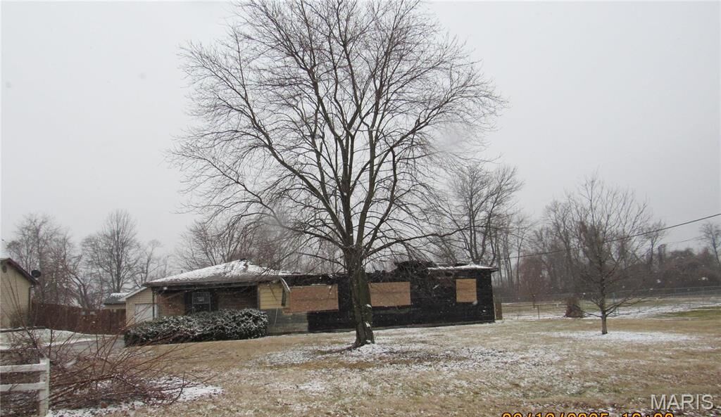 Property Photo:  685 Sand Prairie Road  IL 62040 