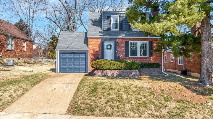 9007 Pine Avenue  St Louis MO 63144 photo