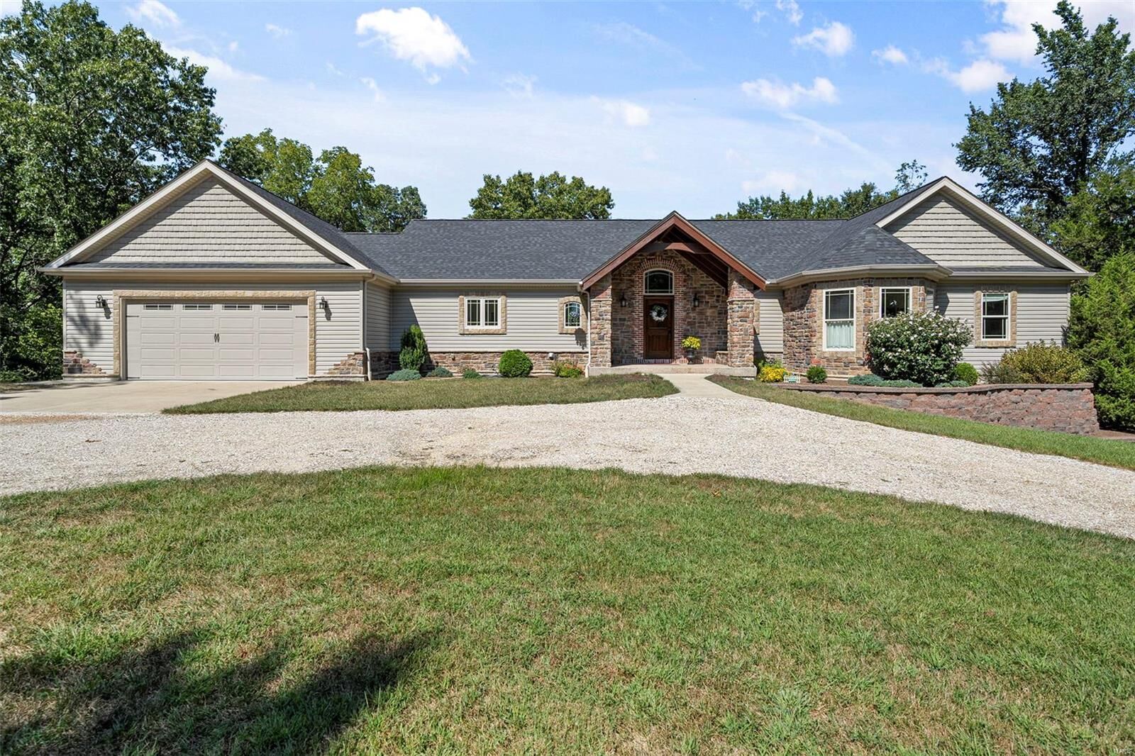 Property Photo:  26166 Woodridge Drive  MO 63383 