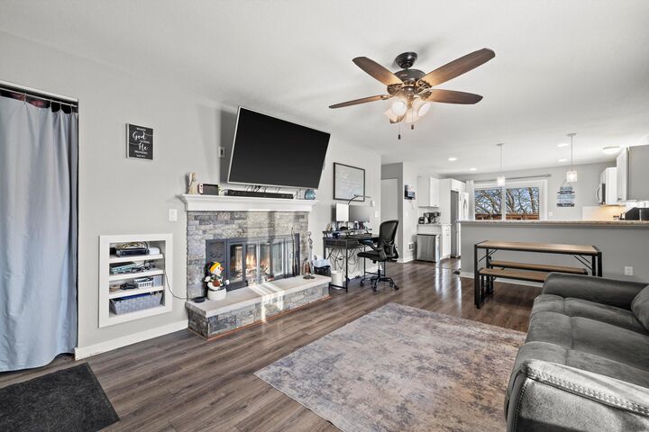 1334 Greenhedge Rd B8  Pewaukee WI 53072 photo