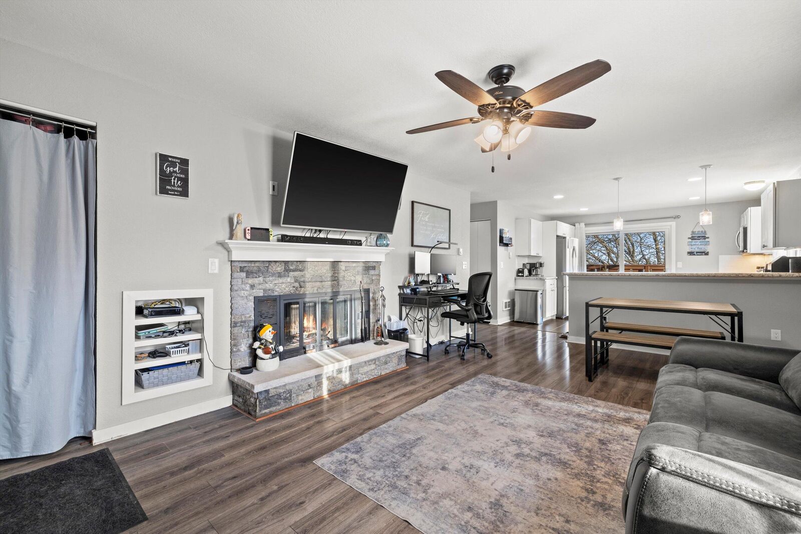 Property Photo: 1334 Greenhedge Rd B8 WI 53072