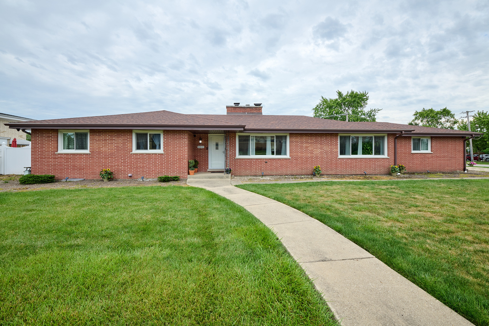 Property Photo: 8841 Kathy Lane IL 60016
