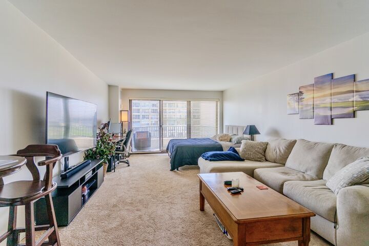 Property Photo:  2020 N Lincoln Park West 17L  IL 60614 
