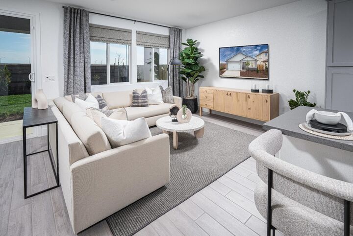 Property Photo: 4618 Duckhawk Circle CA 95742