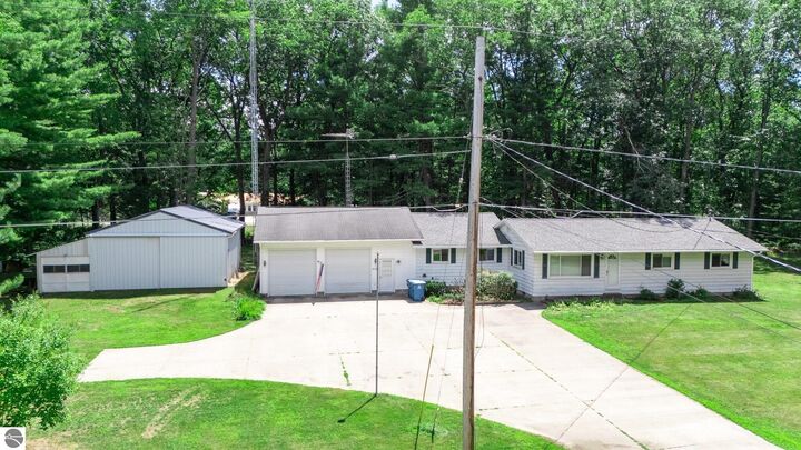 Property Photo: 112 Vienna Street MI 48629