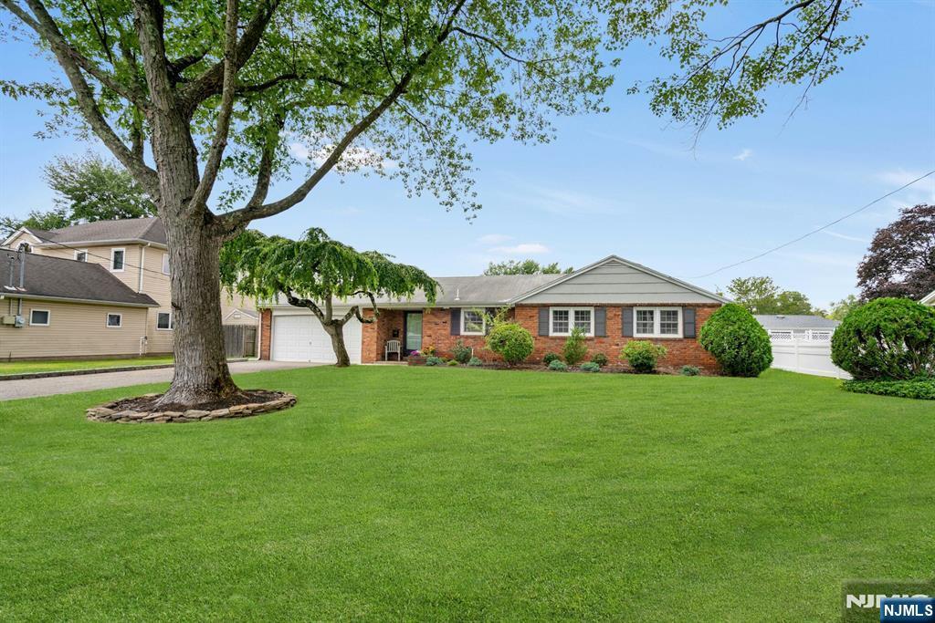 16 Sullivan Drive  Emerson NJ 07630 photo