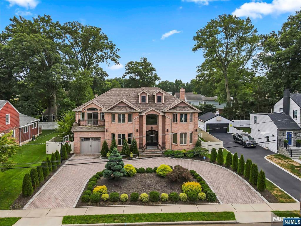 76 N Leswing Avenue  Saddle Brook NJ 07663 photo