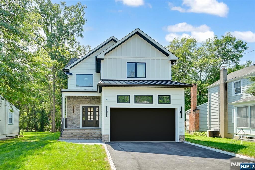 Property Photo:  51 Burnet Street  NJ 07039 