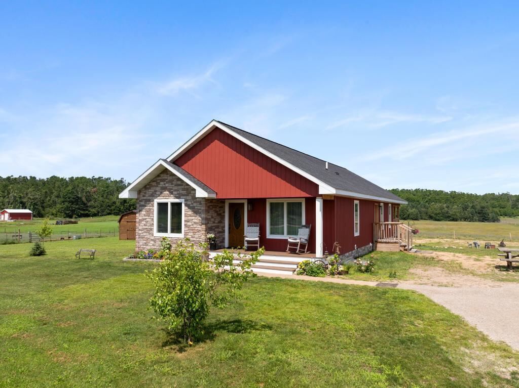 Photo de la propriété:  8445 Haines  MI 49706 