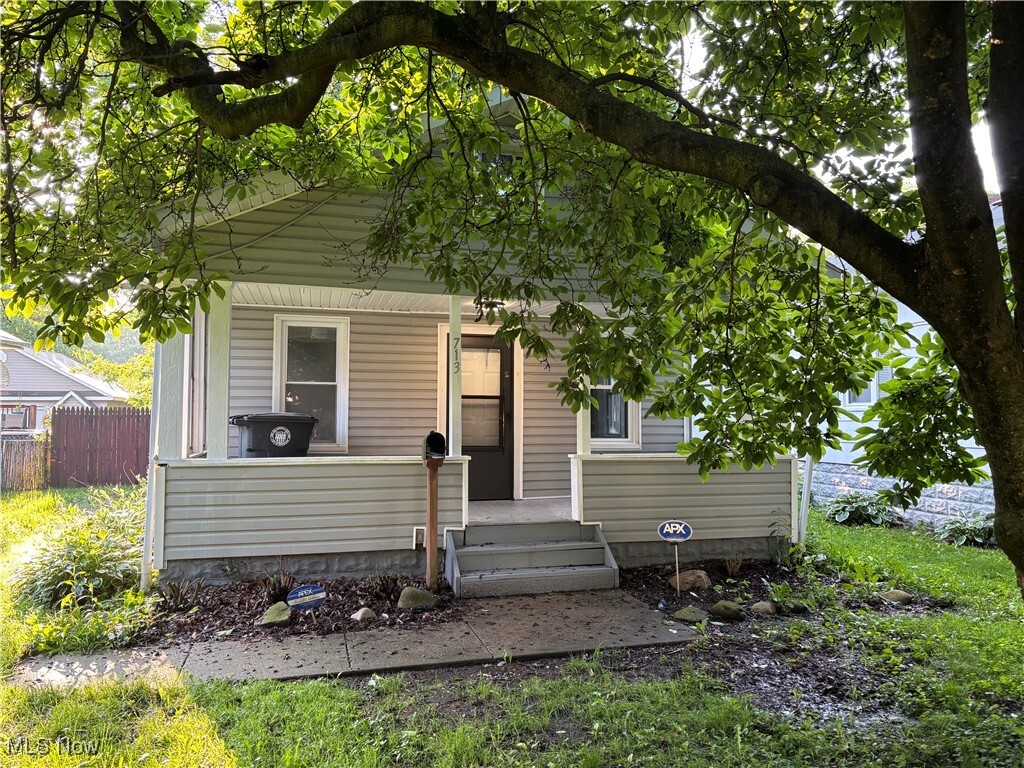 Property Photo: 713 Virginia Avenue OH 44306