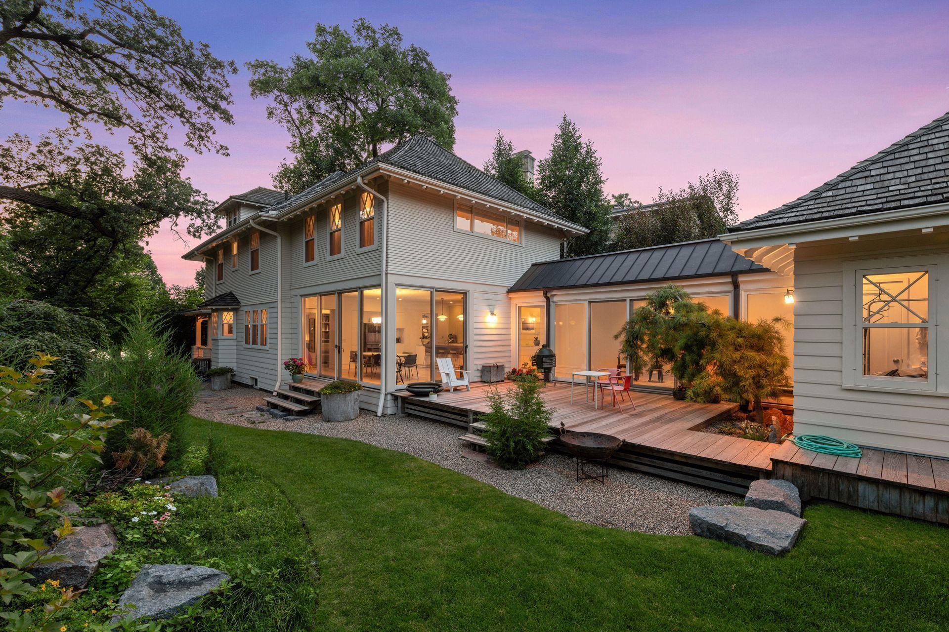 Property Photo:  2225 E Lake Of The Isles Parkway  MN 55405 