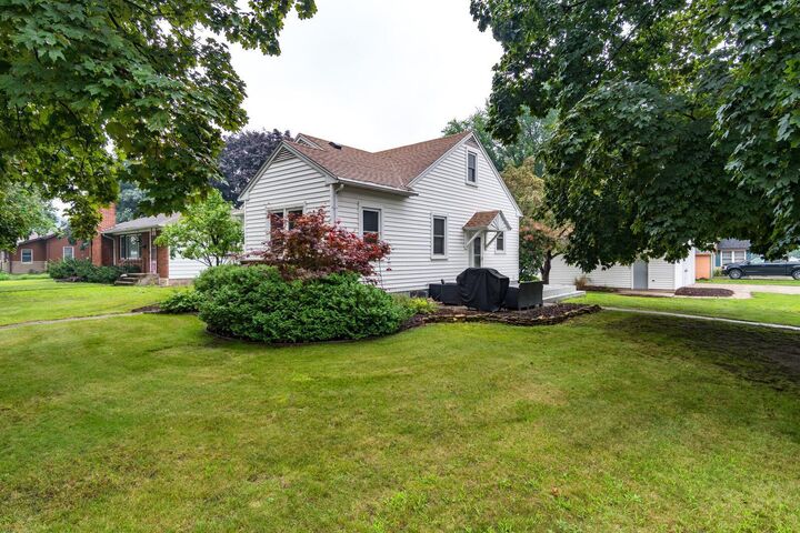 Property Photo: 302 N Walnut Street MN 55947