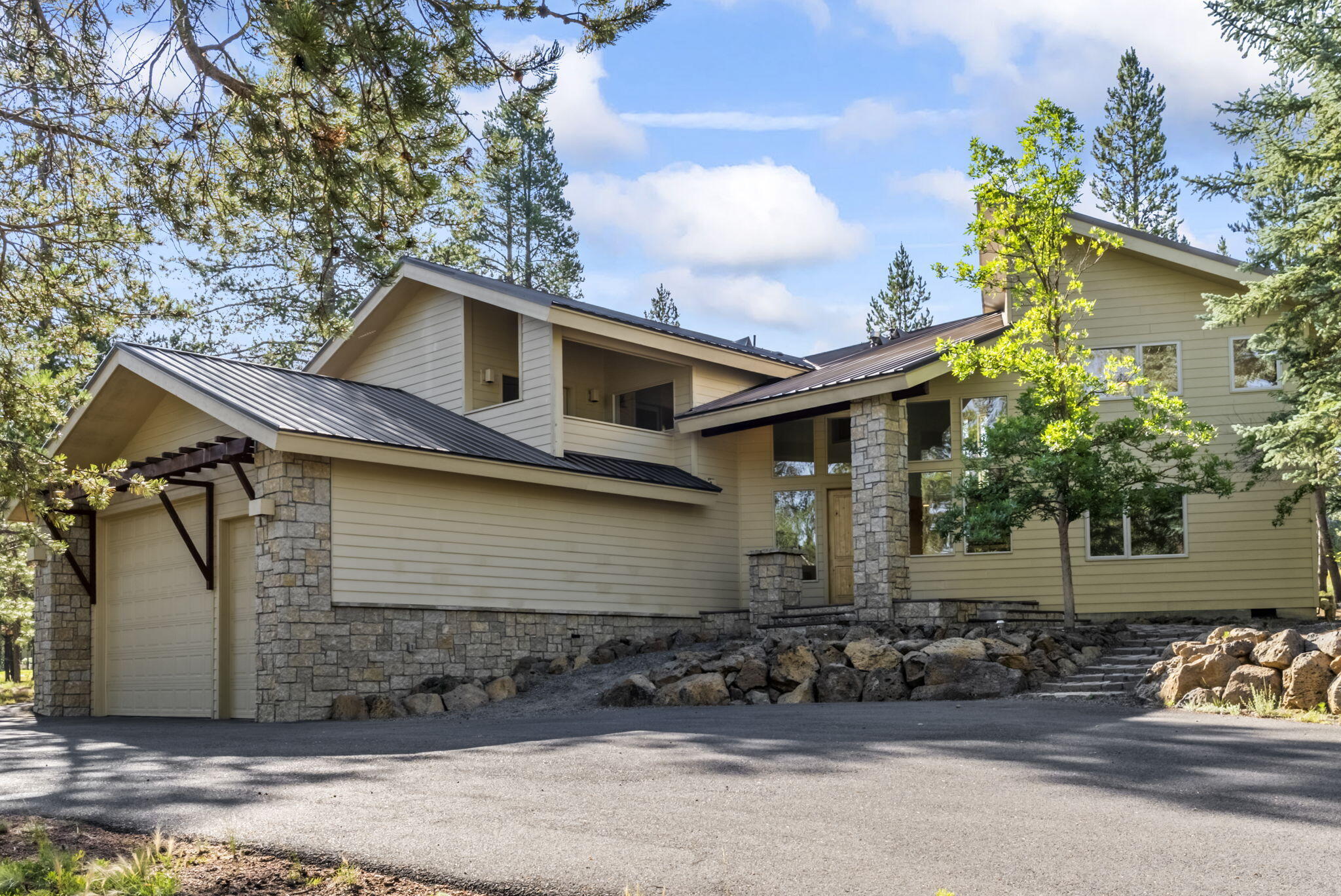 Property Photo: 57776 Umpqua Lane OR 97707