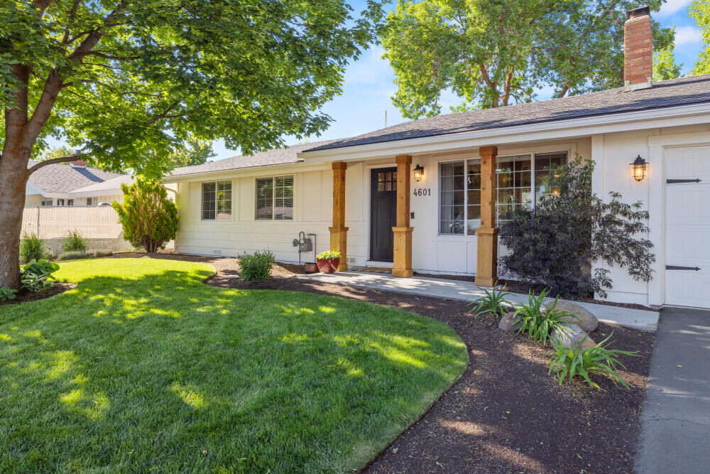 Property Photo:  4601 Sturdivant Avenue  OR 97603 