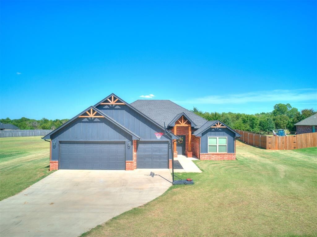 Property Photo: 921 Red Rock Road OK 73010