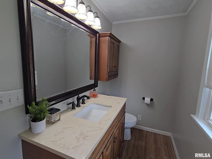 6315 N Riviera Court  Peoria IL 61614 photo