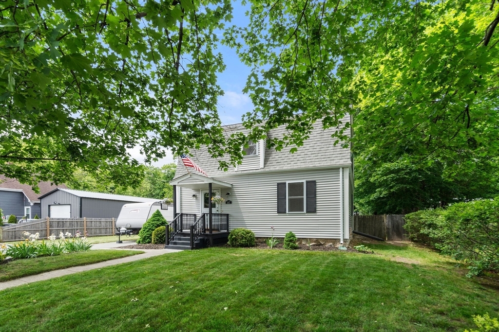 Property Photo:  147 Oak  MA 02351 