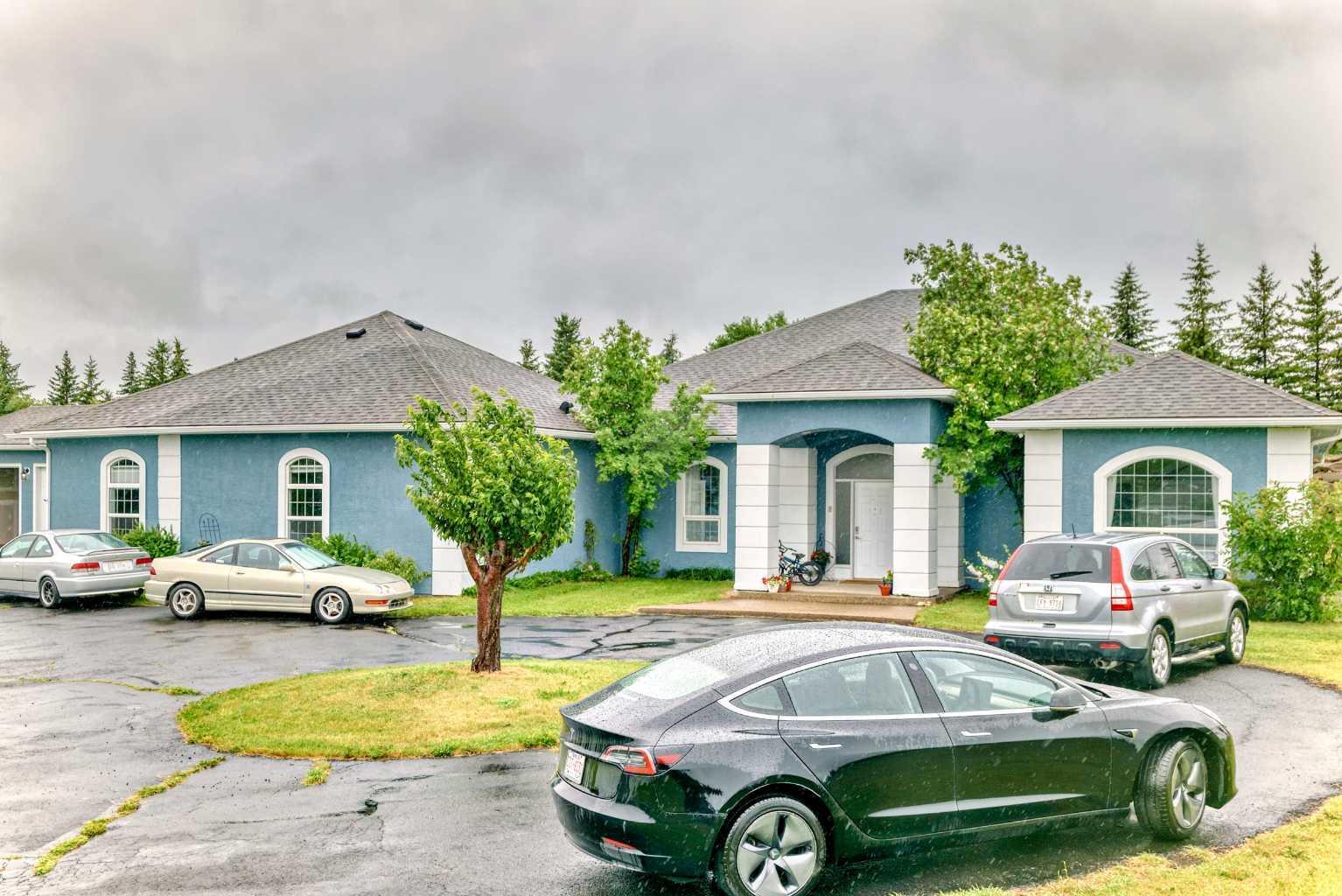 Property Photo: 41 Sharp Hill Drive AB T4A 0P4