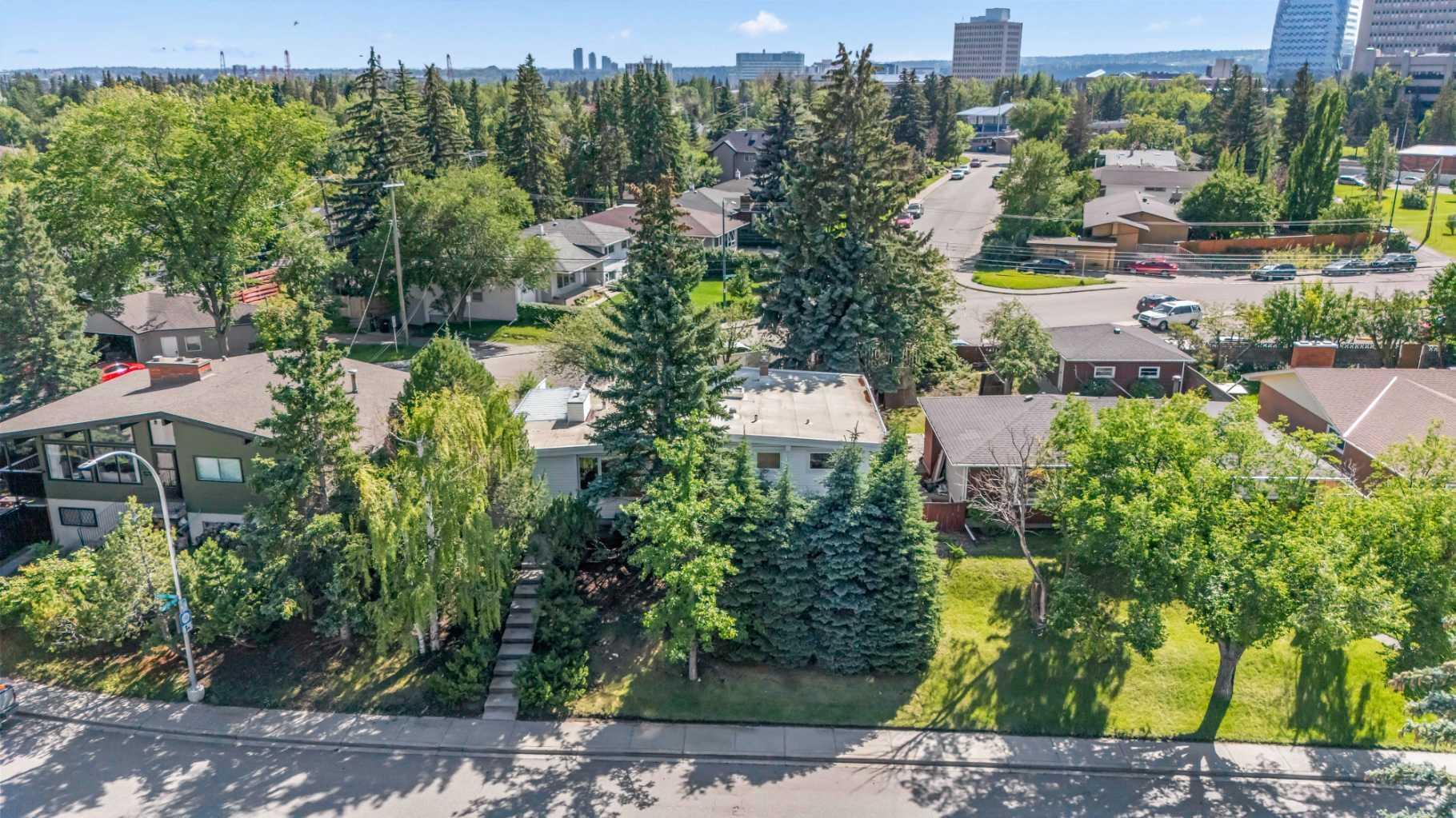 Property Photo:  3507 Morley Trail NW  AB T2M 4H5 