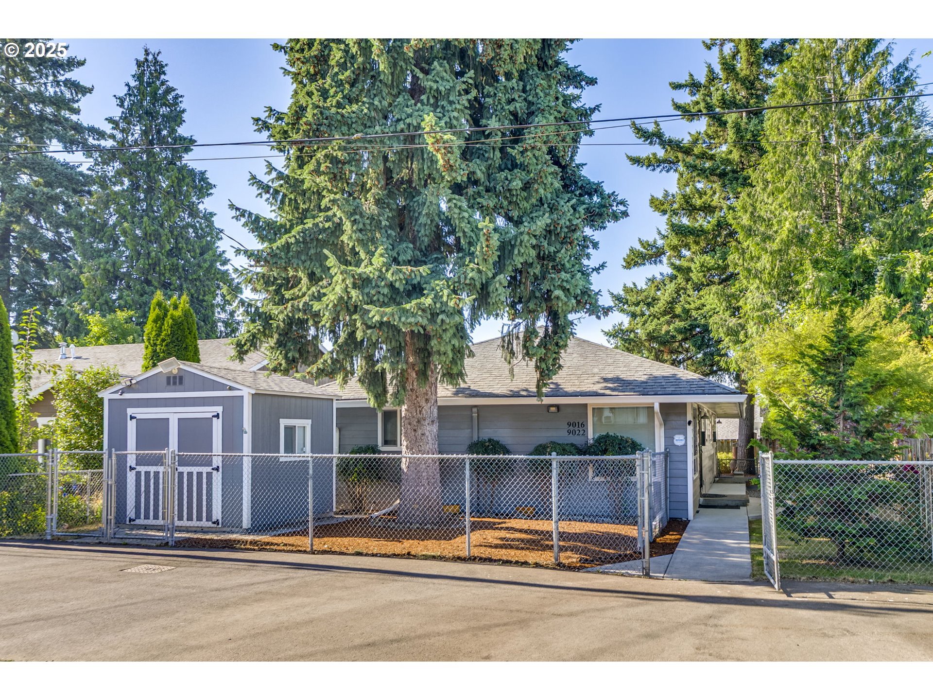9016/9022 SE Ankeny St  Portland OR 97216 photo