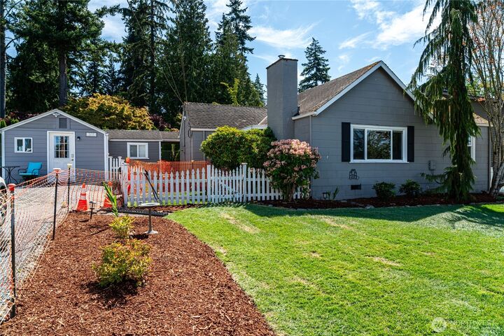 Property Photo: 305 Alverson Boulevard WA 98201