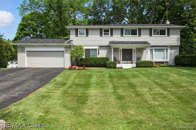Property Photo: 7027 Beverly Crest Drive MI 48322
