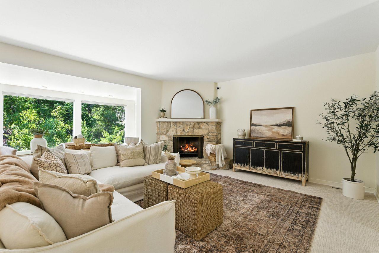 Property Photo:  2040 Longden Circle  CA 94024 