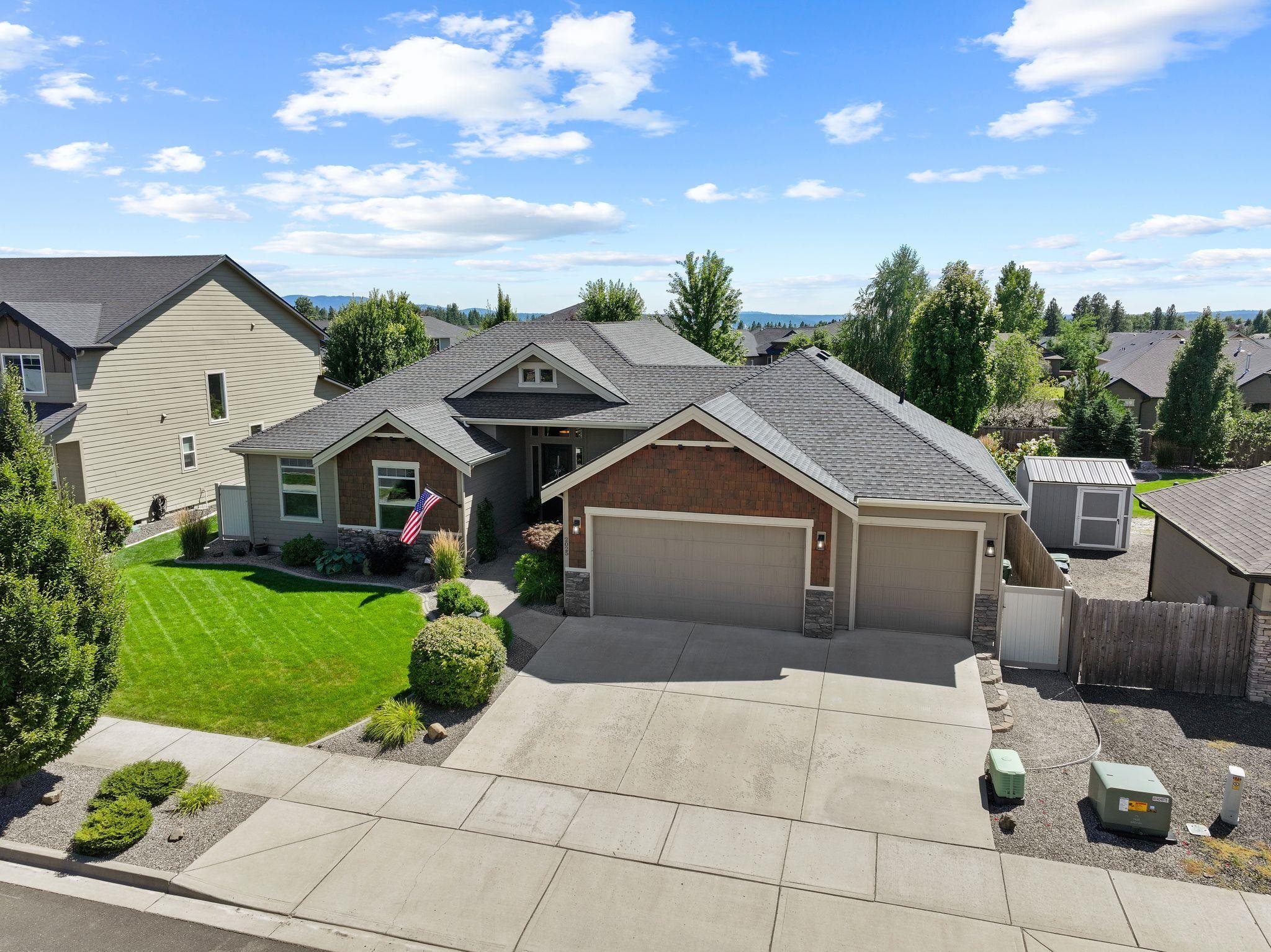 Property Photo: 2025 W Stonewall Ave WA 99208