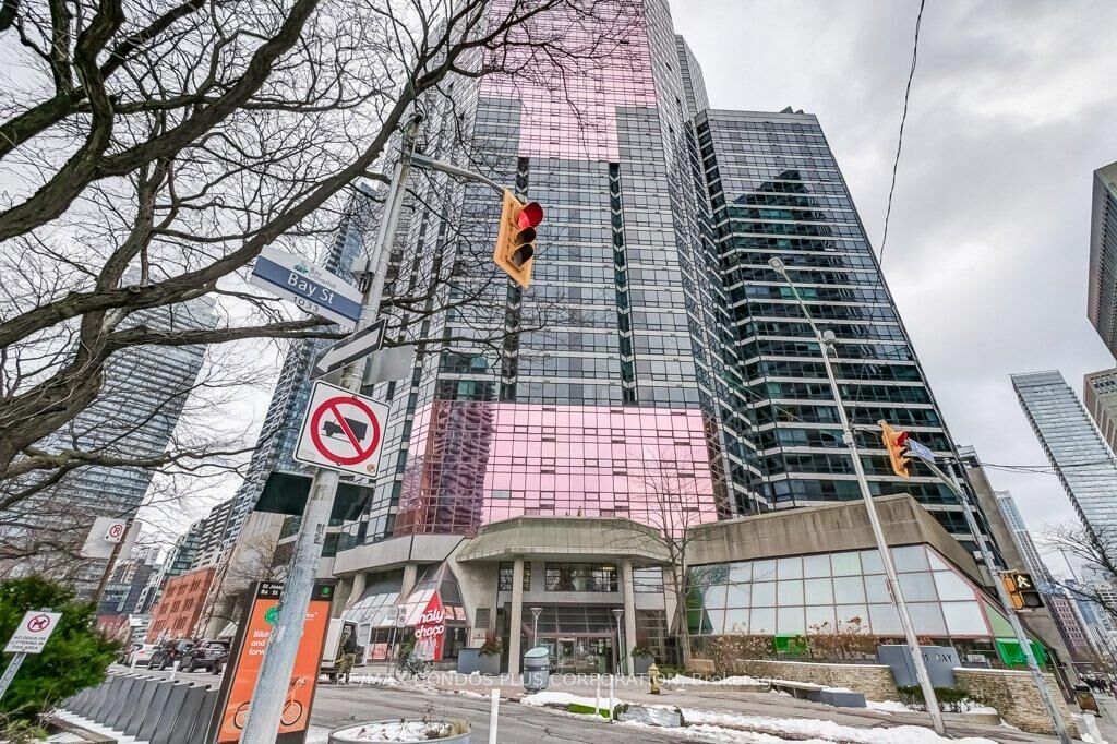 Property Photo:  1001 Bay Street 2705  ON M5S 3A6 