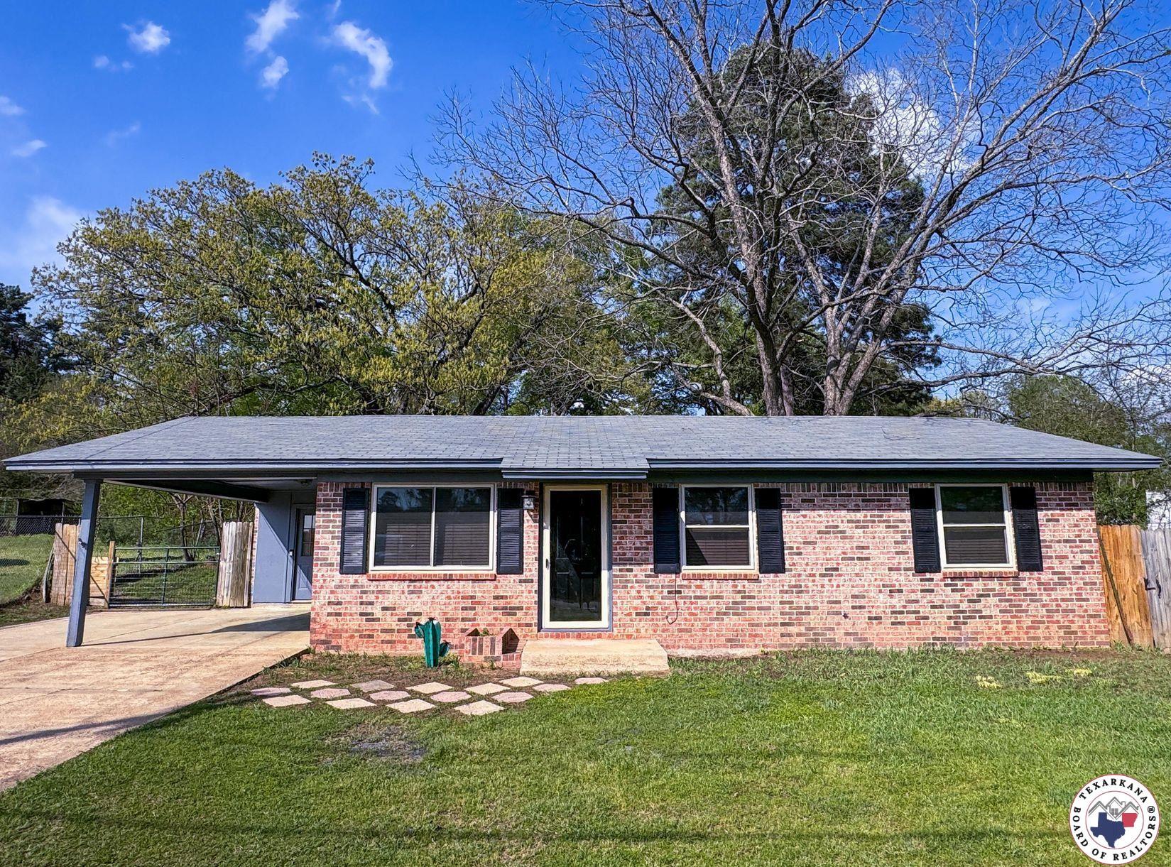 Property Photo: 308 West Lanark Street TX 75572