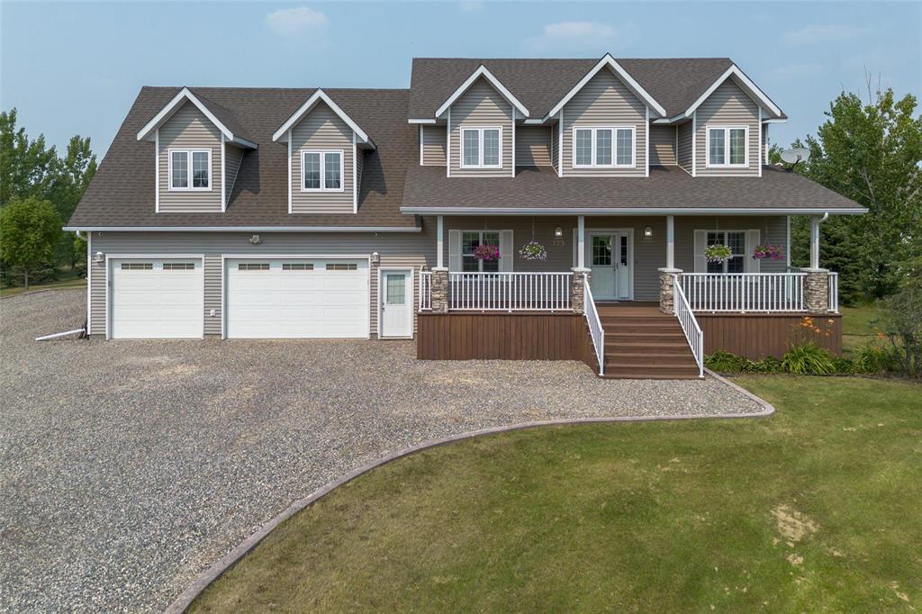 Property Photo:  113 Oak Way  MB R5A 0A2 