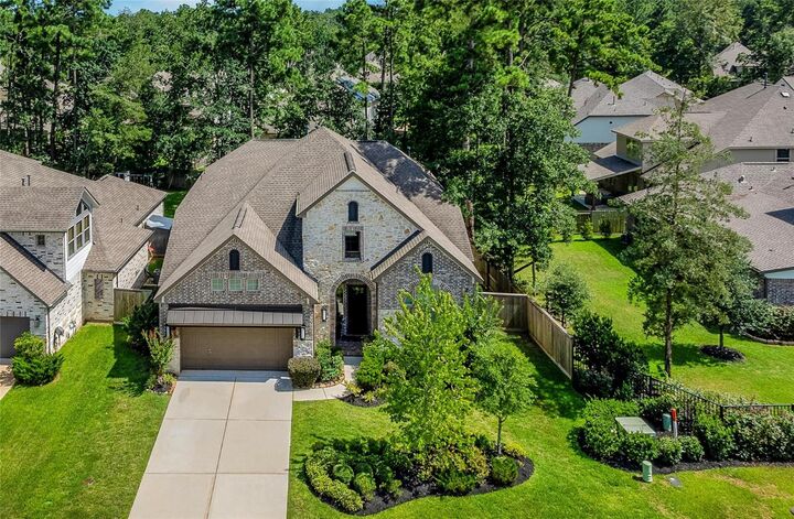 Property Photo: 137 N Cadence Hills Loop TX 77318