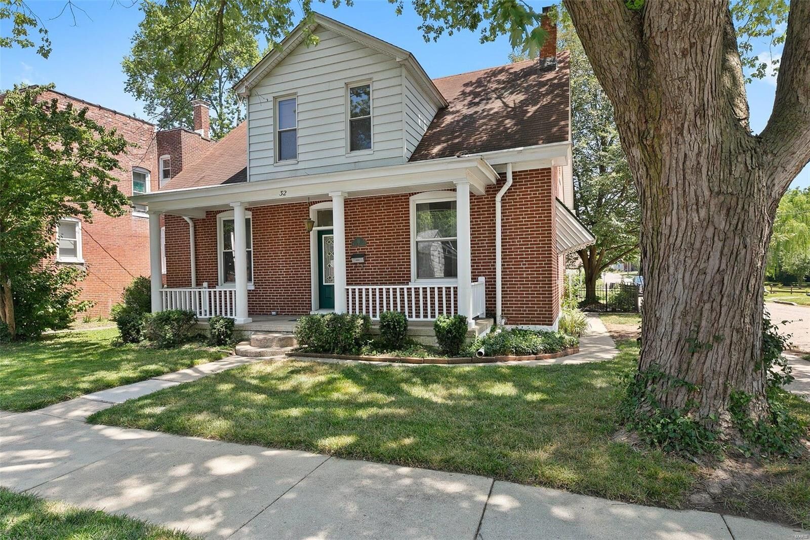 Property Photo: 32 S 11th Street IL 62220