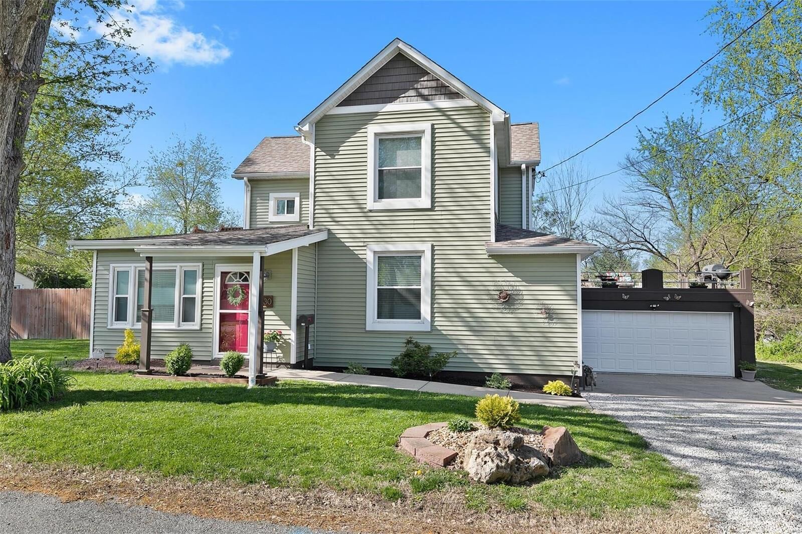 Property Photo:  230 E High Street  IL 62294 