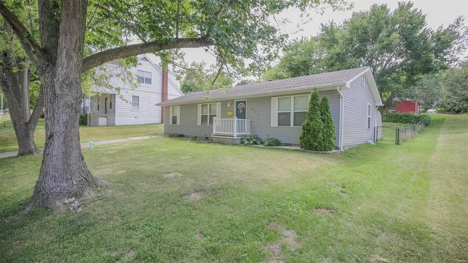 Property Photo: 711 Ann Street MO 63028