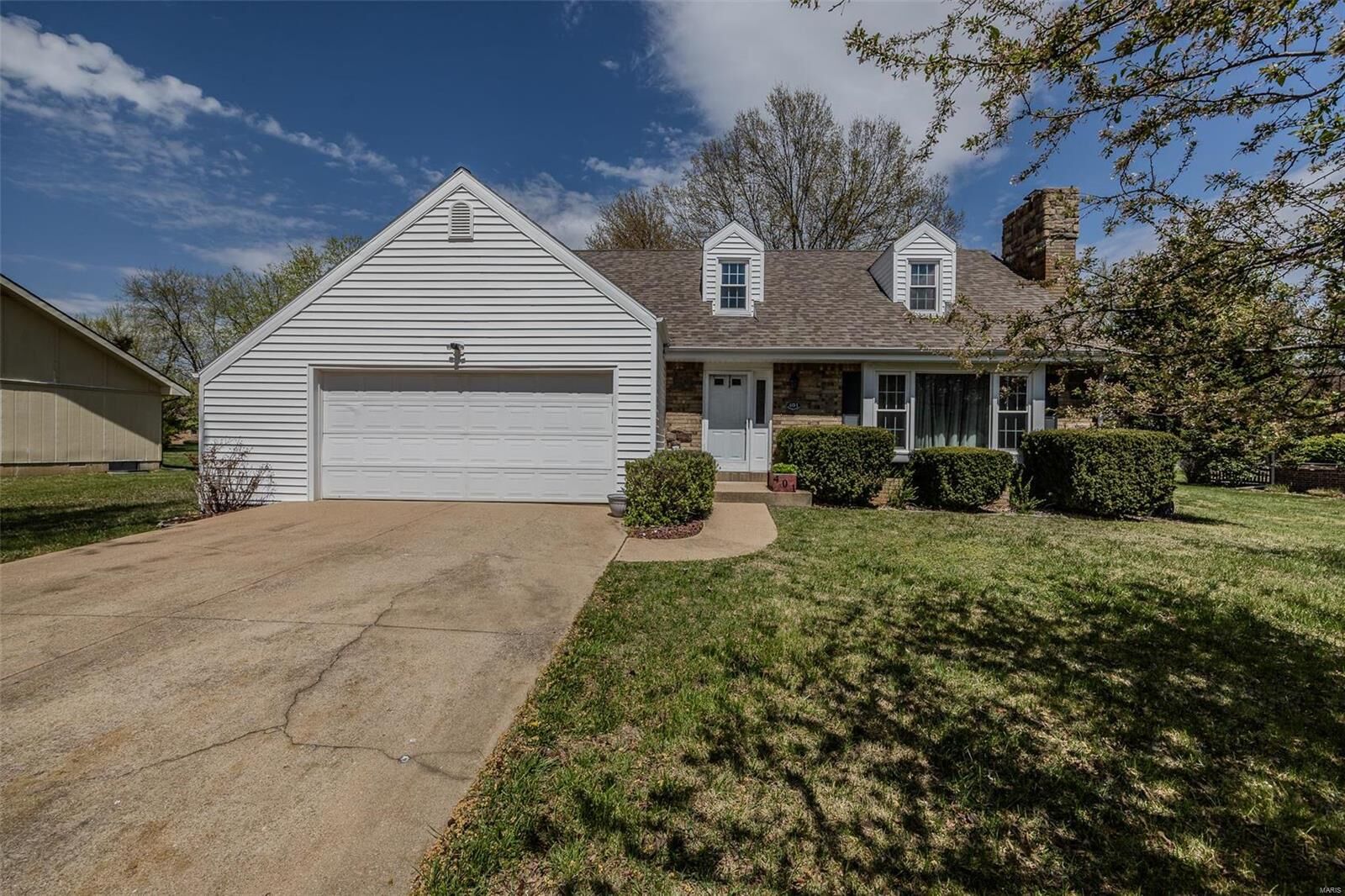 Property Photo: 401 Carriage Place MO 65536
