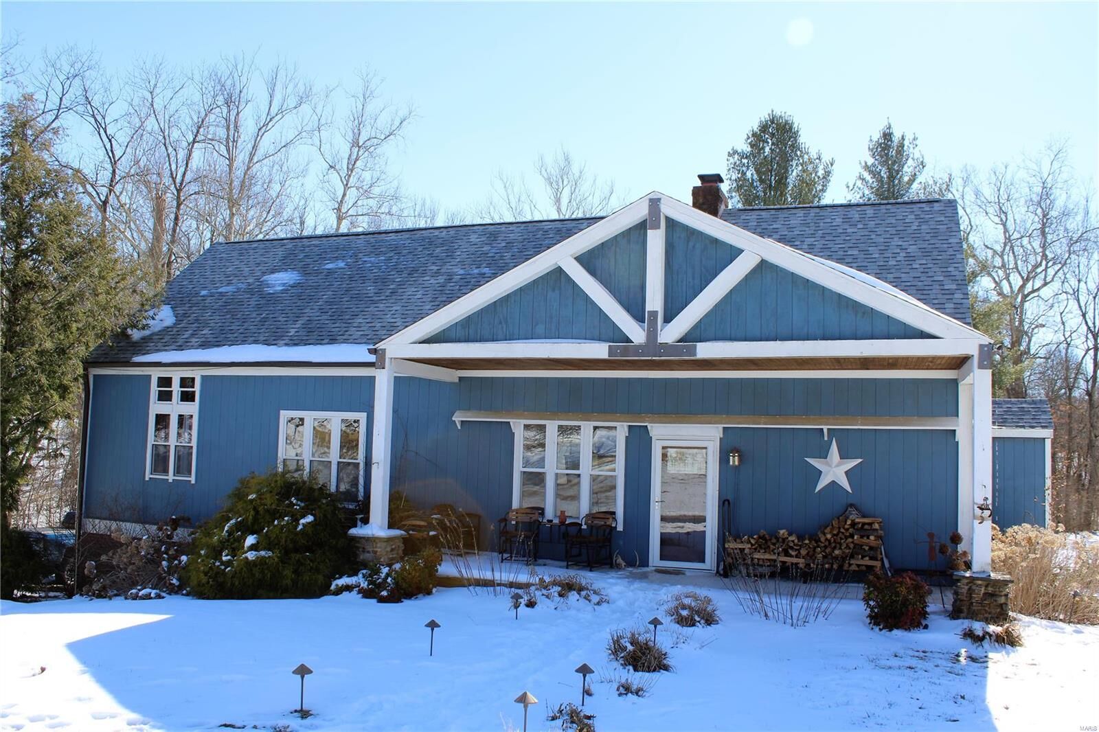 Property Photo:  130 Covered Bridge Lane  IL 62221 