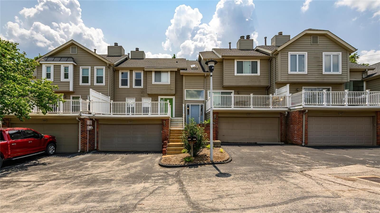 Property Photo: 2221 Clayville Court MO 63017