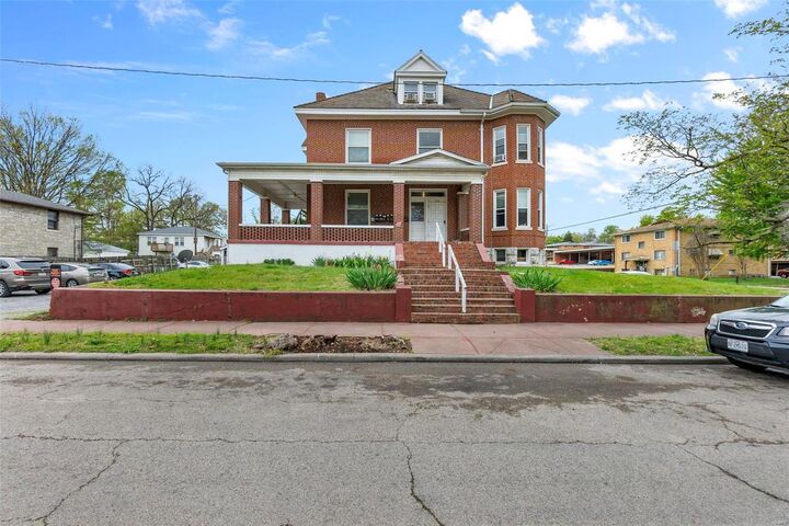 Property Photo:  239 N Middle Street  MO 63701 