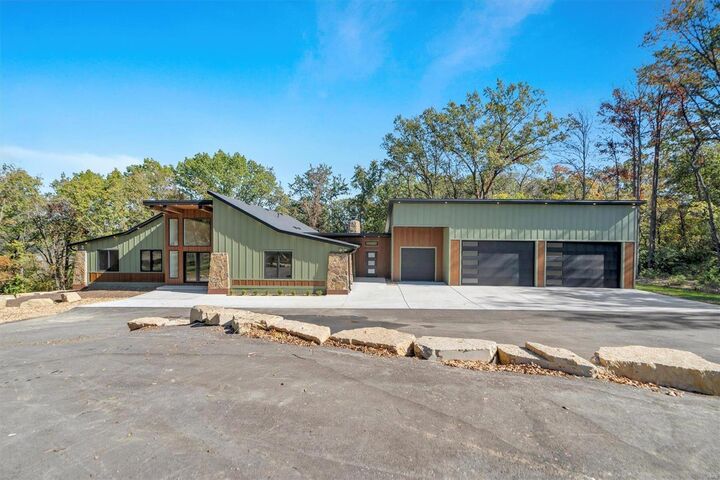 4748 Chapel Hill Drive  St Louis MO 63128 photo