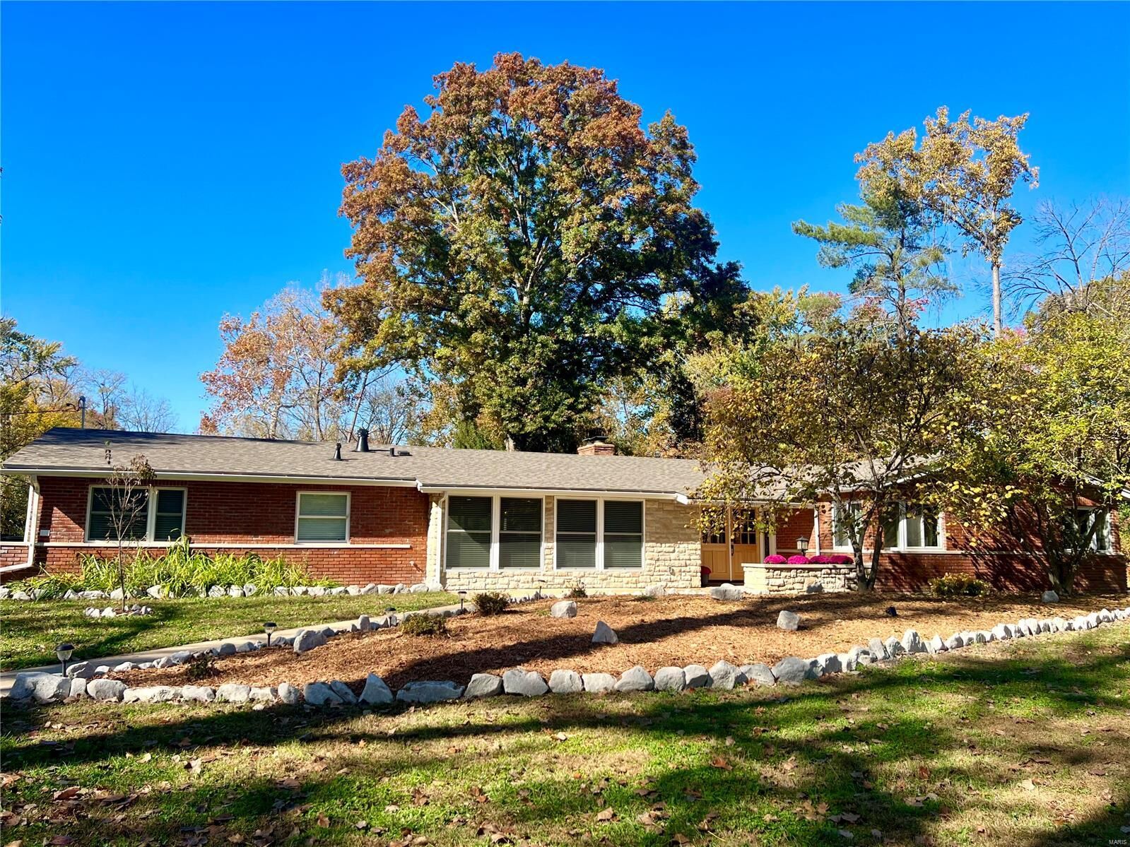 Property Photo: 5 Chasselle Lane MO 63141