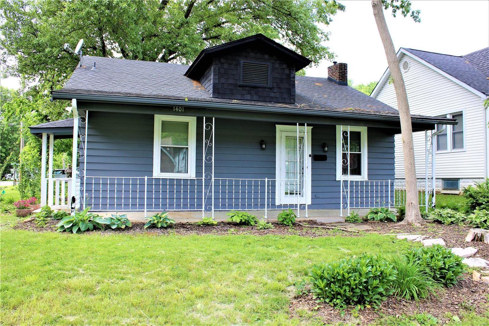Property Photo: 1401 Commercial Street IL 62221