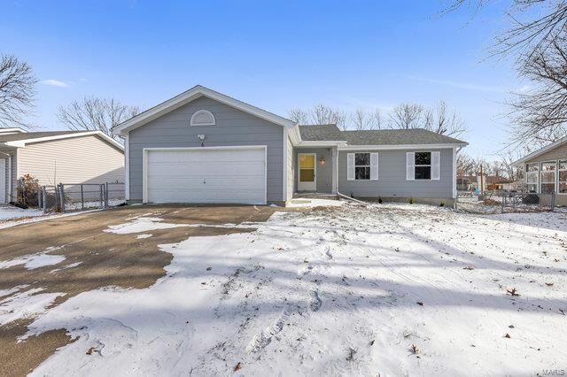 Property Photo:  6 S Perry Circle  MO 63366 