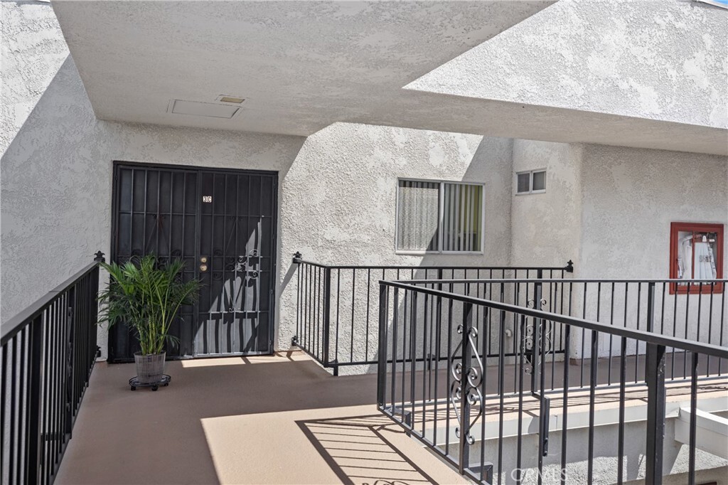 Property Photo: 2369 Via Mariposa E 3C CA 92637