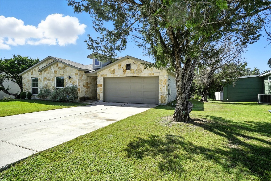 Property Photo: 21201 Winslow Cove TX 78645