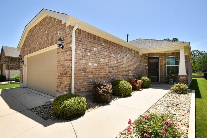 Property Photo: 231 Hobby Street TX 78633