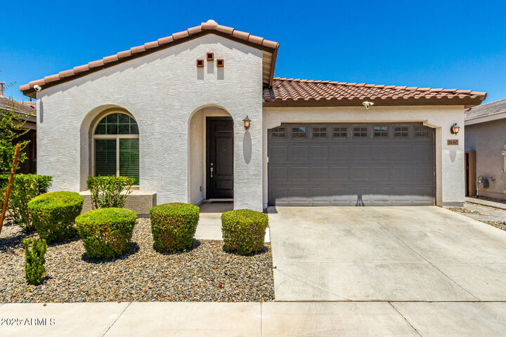 Property Photo: 1640 W McNeil St Street AZ 85041